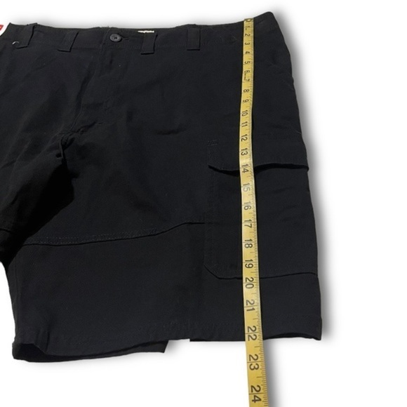 NWT Mens Wrangler Size 44 Solid Black Cotton Cargo Shorts Tech Pockets New - Picture 12 of 14